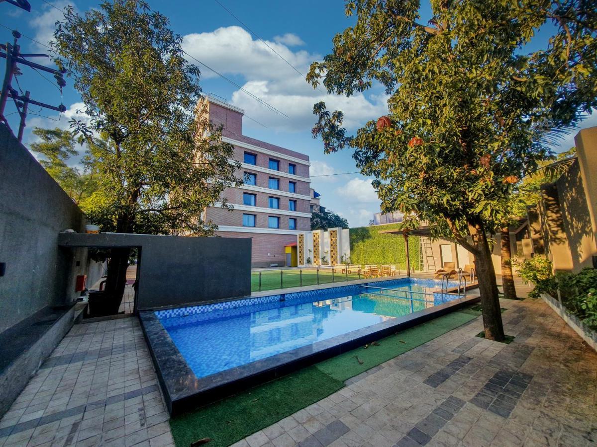 The Orchid Lonavala Hotel Bagian luar foto