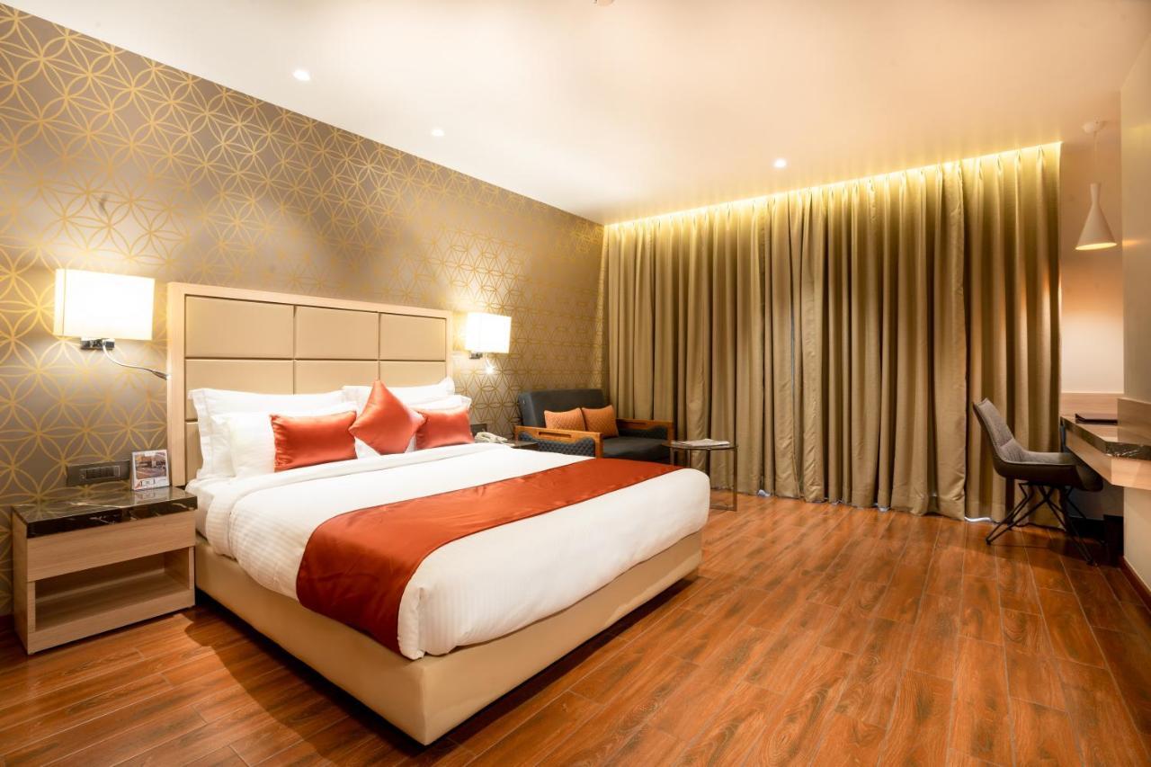 The Orchid Lonavala Hotel Bagian luar foto